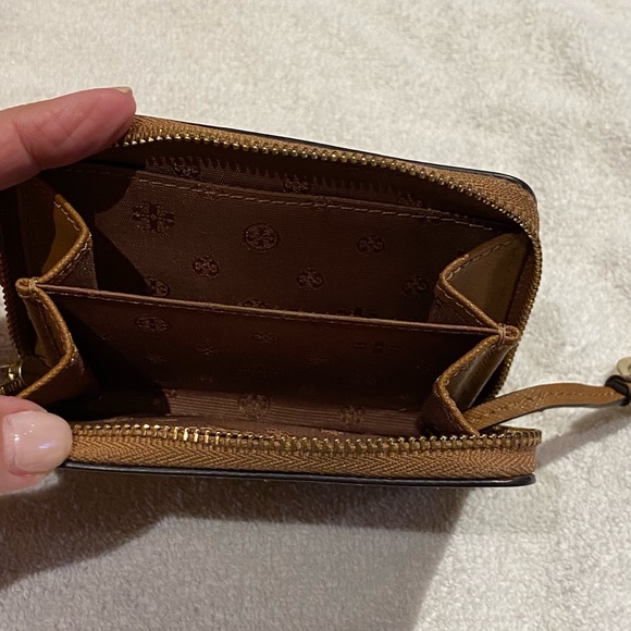 Tory Burch Change Mini Wallet - Picture 2 of 3